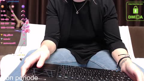 Snapshot of lovingfeetheels chatting on 01/28/25, 10:12 Antonia online show from 01/28/25, 10:12