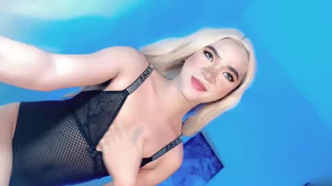 Snapshot of lovingmonaru969 chatting on 12/23/24, 07:06 Lovingmonaru969 online show from 12/23/24, 07:06