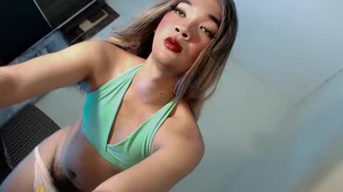 Snapshot of lovingmonaru969 chatting on 09/18/25, 12:51 Lovingmonaru969 online show from 09/18/25, 12:51