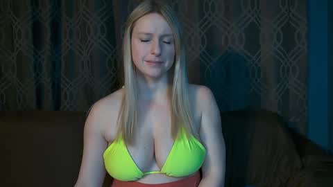 Snapshot of lovingsummer chatting on 04/02/26, 01:58 Summer online show from 04/02/26, 01:58