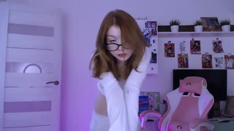 Snapshot of lower_angel chatting on 12/13/24, 09:20 Loly online show from 12/13/24, 09:20