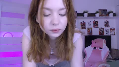 Snapshot of lower_angel chatting on 12/17/24, 10:11 Loly online show from 12/17/24, 10:11