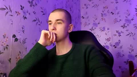 Snapshot of lowwhisper chatting on 04/21/26, 05:28 Vlad online show from 04/21/26, 05:28