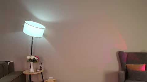 Snapshot of loxy_ chatting on 03/27/26, 08:26 Loxy online show from 03/27/26, 08:26