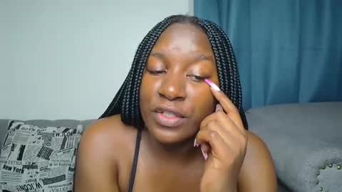 loyalcutie online show from 11/17/25, 04:29