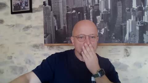 Espigle online show from 04/22/26, 07:55