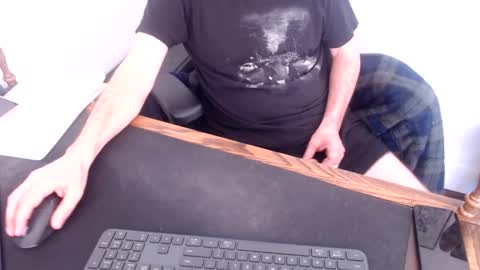 Snapshot of lreed090 chatting on 03/05/25, 06:01 lreed090 online show from 03/05/25, 06:01