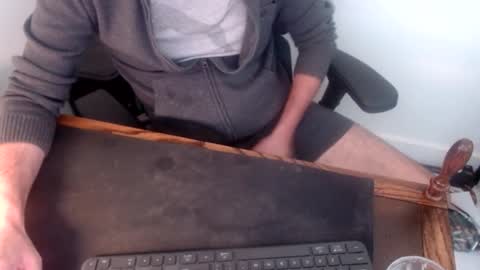 Snapshot of lreed090 chatting on 09/12/25, 06:19 lreed090 online show from 09/12/25, 06:19