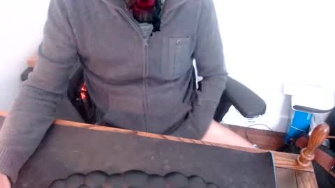 Snapshot of lreed090 chatting on 04/20/26, 03:37 lreed090 online show from 04/20/26, 03:37