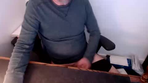 Snapshot of lreed090 chatting on 04/23/26, 03:25 lreed090 online show from 04/23/26, 03:25