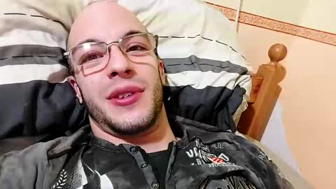 Snapshot of lshot_d chatting on 12/21/24, 06:41 Lshot D online show from 12/21/24, 06:41