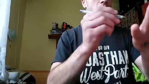 Snapshot of lshot_d chatting on 12/22/24, 01:00 Lshot D online show from 12/22/24, 01:00