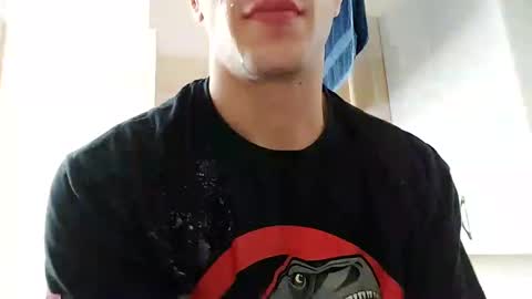 Snapshot of lshot_d chatting on 01/05/25, 10:32 Lshot D online show from 01/05/25, 10:32