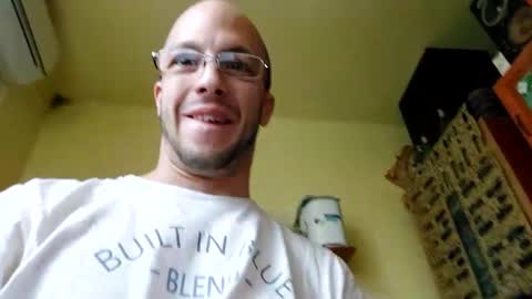 Snapshot of lshot_d chatting on 01/25/25, 09:26 Lshot D online show from 01/25/25, 09:26