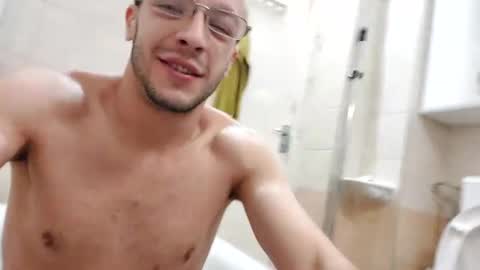 Snapshot of lshot_d chatting on 01/26/25, 06:17 Lshot D online show from 01/26/25, 06:17