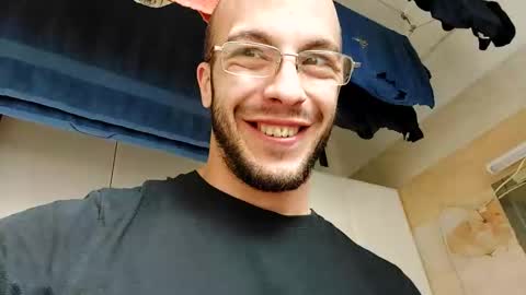 Snapshot of lshot_d chatting on 03/07/25, 11:07 Lshot D online show from 03/07/25, 11:07