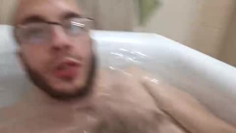 Snapshot of lshot_d chatting on 09/17/25, 11:39 Lshot D online show from 09/17/25, 11:39