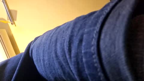 Snapshot of lshot_d chatting on 09/19/25, 06:26 Lshot D online show from 09/19/25, 06:26