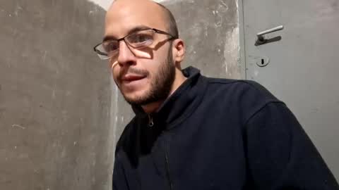 Snapshot of lshot_d chatting on 10/13/25, 06:13 Lshot D online show from 10/13/25, 06:13