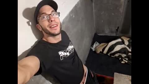 Snapshot of lshot_d chatting on 10/17/25, 11:02 Lshot D online show from 10/17/25, 11:02