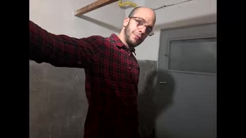 Snapshot of lshot_d chatting on 10/18/25, 11:33 Lshot D online show from 10/18/25, 11:33