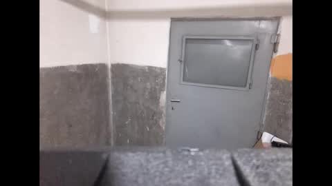 Snapshot of lshot_d chatting on 10/21/25, 11:05 Lshot D online show from 10/21/25, 11:05