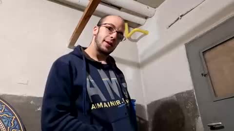 Snapshot of lshot_d chatting on 11/06/25, 10:05 Lshot D online show from 11/06/25, 10:05