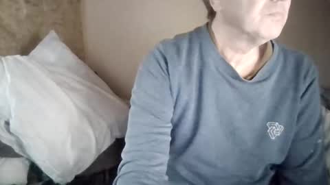 Snapshot of lu485947452685 chatting on 11/16/25, 02:11 lu485947452685 online show from 11/16/25, 02:11