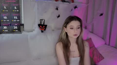 Snapshot of lua__19 chatting on 10/30/25, 07:14 Lua online show from 10/30/25, 07:14