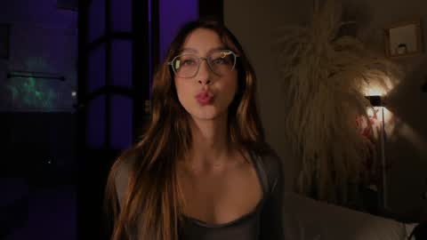 Snapshot of lua_ferch_ chatting on 12/17/24, 02:55  ---Goys incredible photographs online show from 12/17/24, 02:55