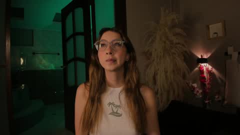 Snapshot of lua_ferch_ chatting on 01/09/25, 12:09  ---Goys incredible photographs online show from 01/09/25, 12:09