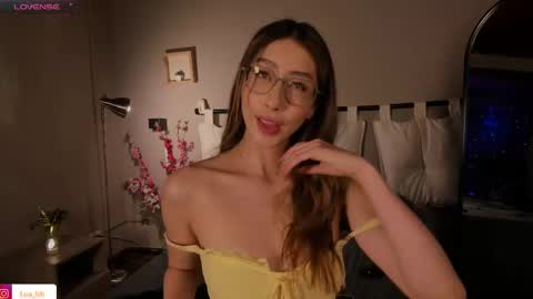 Snapshot of lua_ferch_ chatting on 03/01/25, 04:00  ---Goys incredible photographs online show from 03/01/25, 04:00