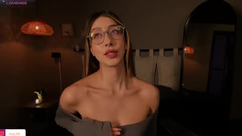 Snapshot of lua_ferch_ chatting on 03/10/25, 01:10  ---Goys incredible photographs online show from 03/10/25, 01:10