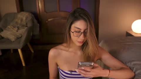 Snapshot of lua_ferch_ chatting on 11/24/25, 01:11 ---Goys incredible photographs online show from 11/24/25, 01:11