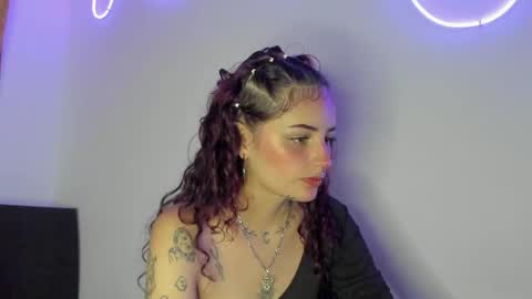 Snapshot of luaar_moon chatting on 01/15/26, 09:51 Jenn online show from 01/15/26, 09:51