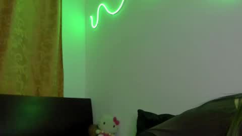 Snapshot of luaar_moon chatting on 03/28/26, 08:41 Jenn online show from 03/28/26, 08:41