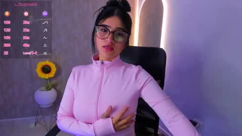 Luana online show from 09/18/25, 12:07