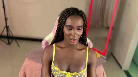 Snapshot of luanarisque chatting on 04/24/26, 04:48 IG luana orq online show from 04/24/26, 04:48