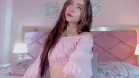 Snapshot of luanastonne chatting on 10/26/25, 12:38 LuanaStonne online show from 10/26/25, 12:38