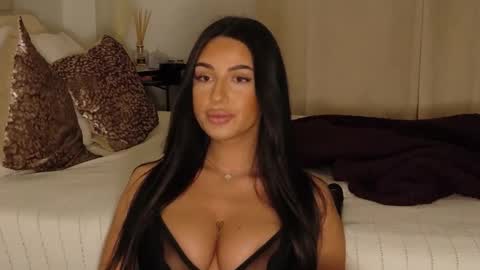 Snapshot of luanaxdess chatting on 04/01/26, 12:11 Luana Dess online show from 04/01/26, 12:11