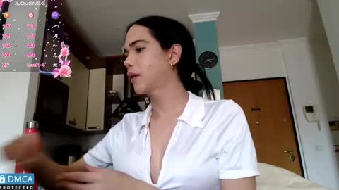 Snapshot of luara_ chatting on 05/21/26, 02:13 luara_ online show from 05/21/26, 02:13