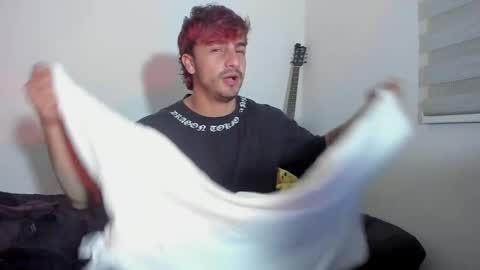 Snapshot of luca_santoro chatting on 03/26/26, 04:40 Luca online show from 03/26/26, 04:40