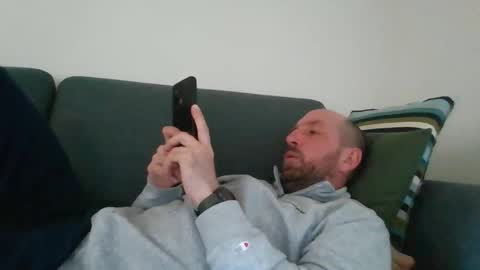 Snapshot of lucabeech88 chatting on 04/05/26, 08:11 Luca online show from 04/05/26, 08:11
