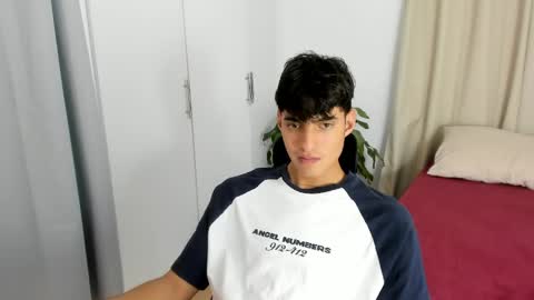 lucacosta19 online show from 04/27/26, 08:07