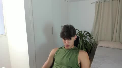 lucacosta19 online show from 05/05/26, 09:12