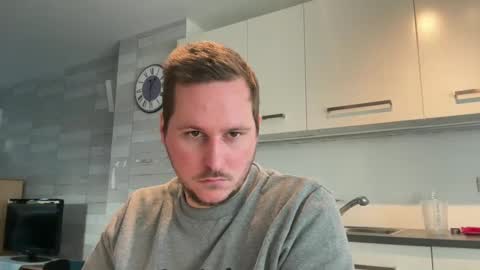 Snapshot of lucas1996_ chatting on 01/02/25, 01:51 Lucas online show from 01/02/25, 01:51