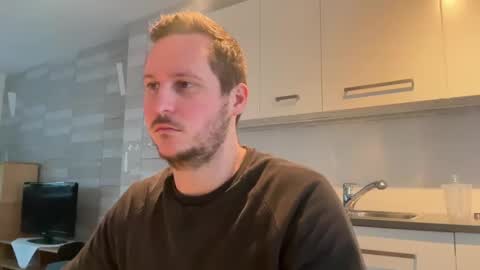 Snapshot of lucas1996_ chatting on 01/07/25, 02:41 Lucas online show from 01/07/25, 02:41