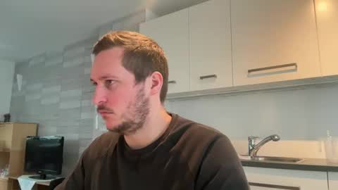 Snapshot of lucas1996_ chatting on 01/09/25, 01:24 Lucas online show from 01/09/25, 01:24