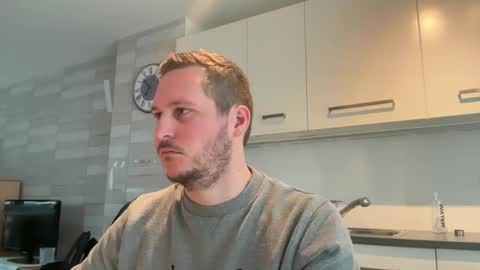 Snapshot of lucas1996_ chatting on 01/17/25, 11:27 Lucas online show from 01/17/25, 11:27