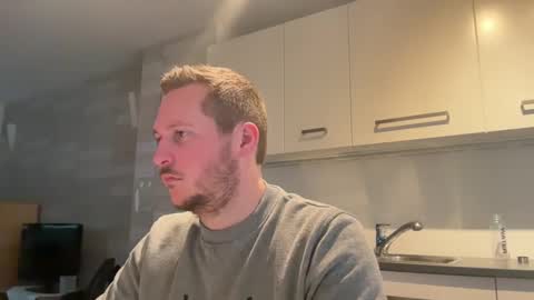 Snapshot of lucas1996_ chatting on 01/17/25, 03:22 Lucas online show from 01/17/25, 03:22